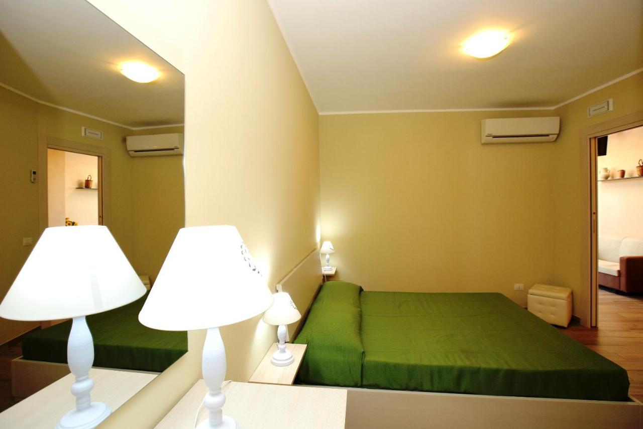 Re Sole Case Vacanze - Esclusivo Attico M A R T E Con Spaziosissima Terrazza Solarium Attrezzata Avola Exterior foto